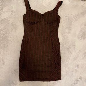 8 dresses!!!!! This is a steal!! Wow